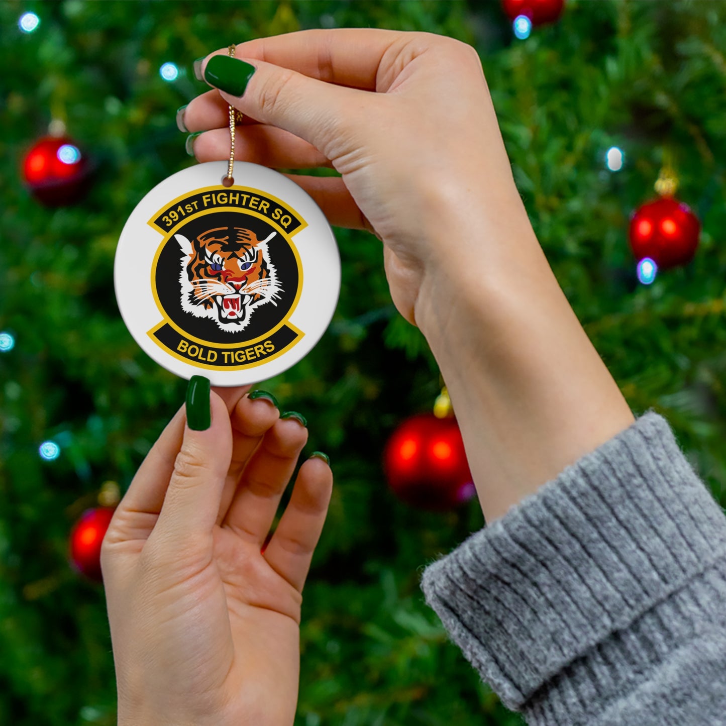 391FS "Bold Tigers" Ceramic Ornament, Circle or Snowflake Shape