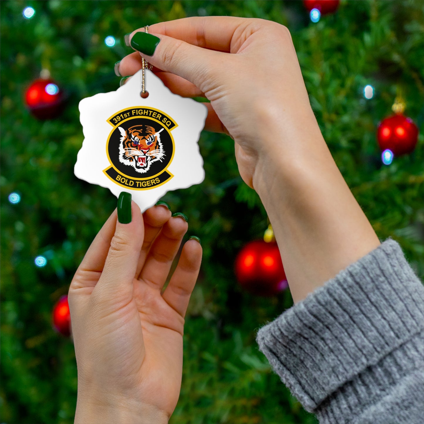 391FS "Bold Tigers" Ceramic Ornament, Circle or Snowflake Shape